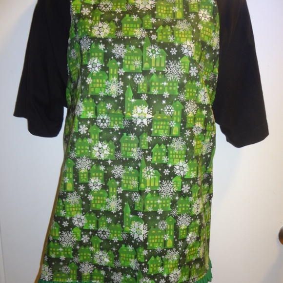 Aprons - Picture 2 of 11